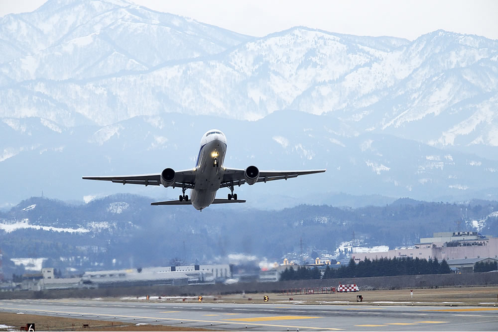 富山きときと空港